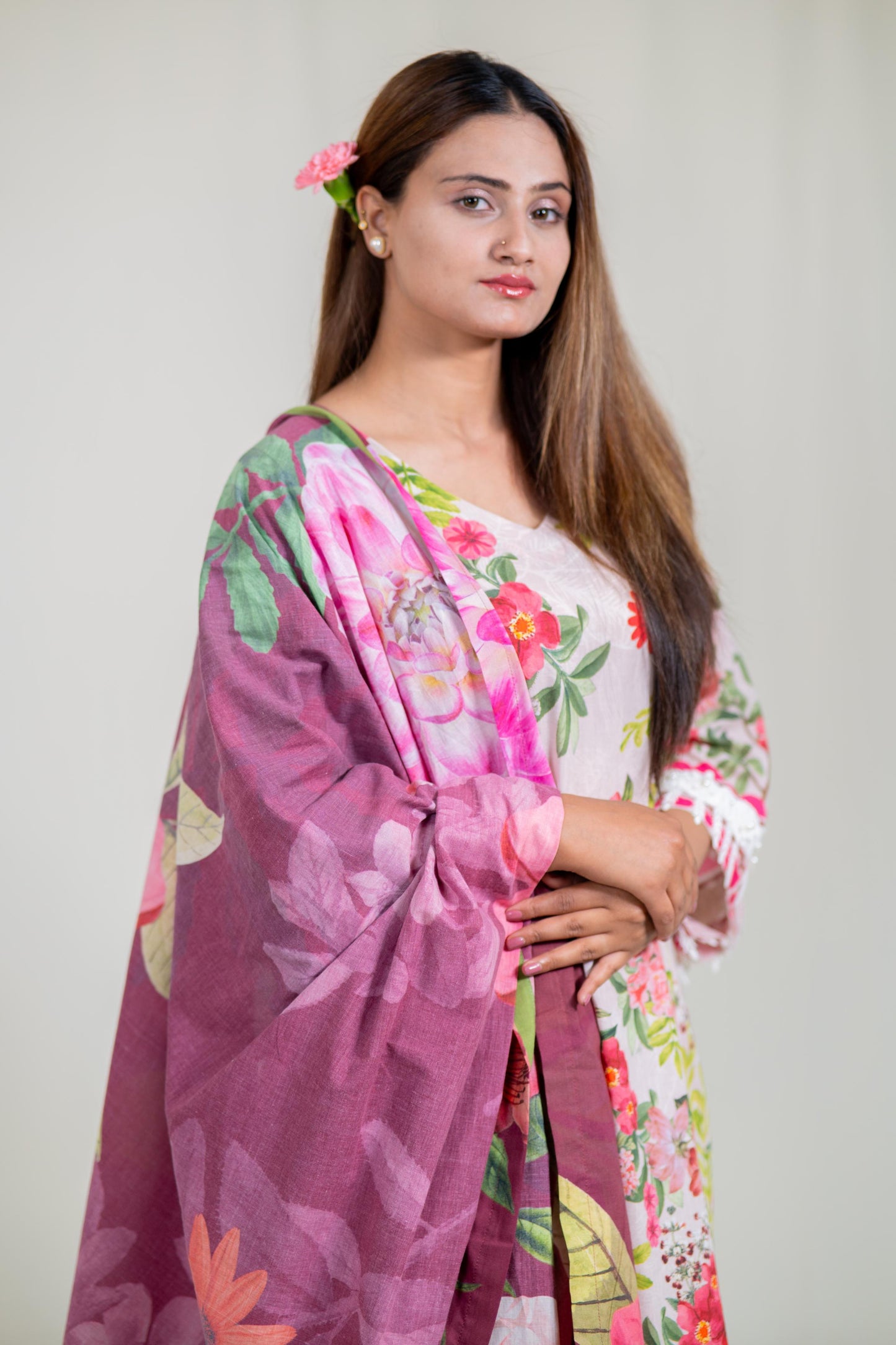 Raahi Printed Ivory Kurta Set With Dupatta