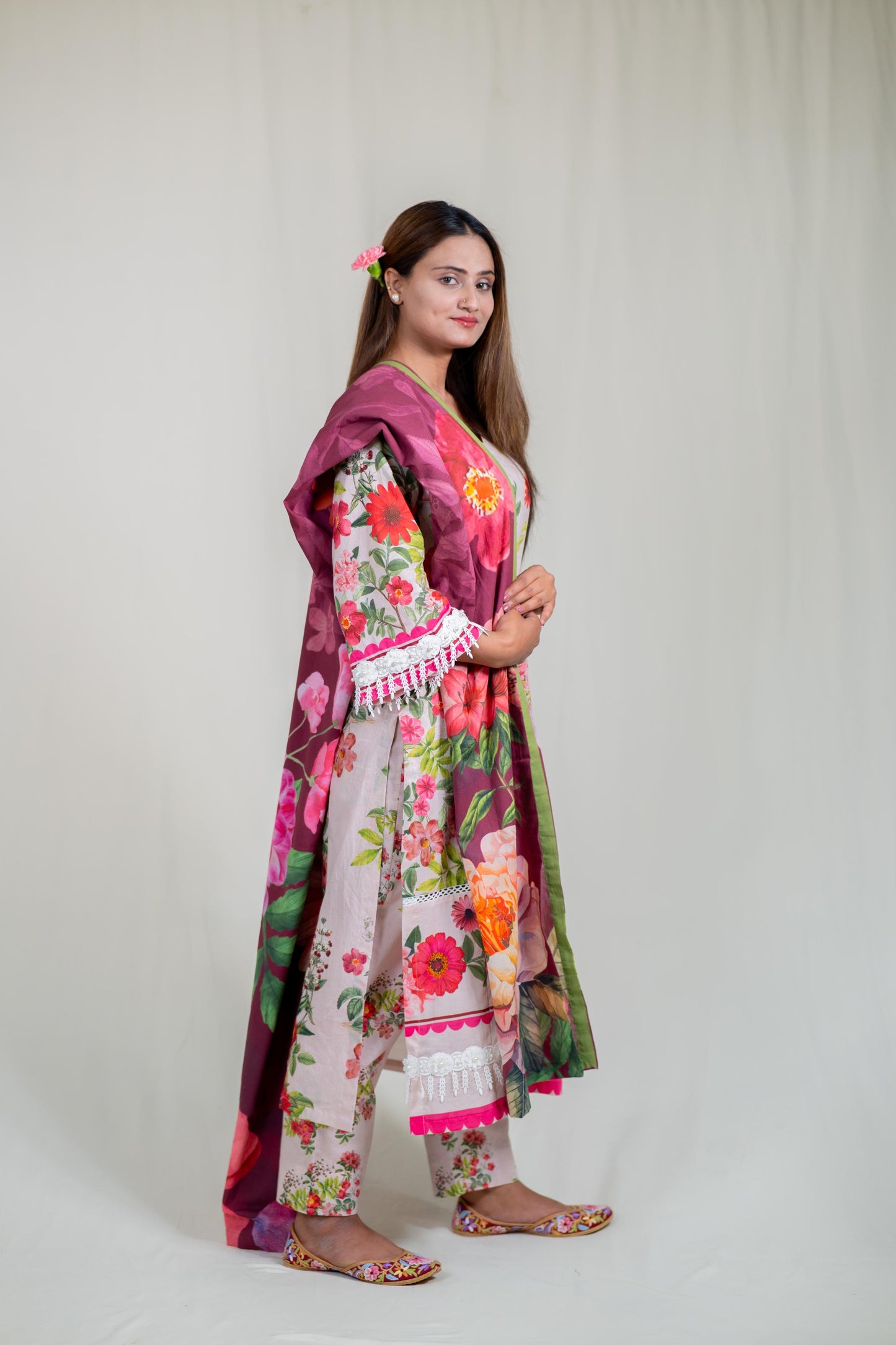 Raahi Printed Ivory Kurta Set With Dupatta