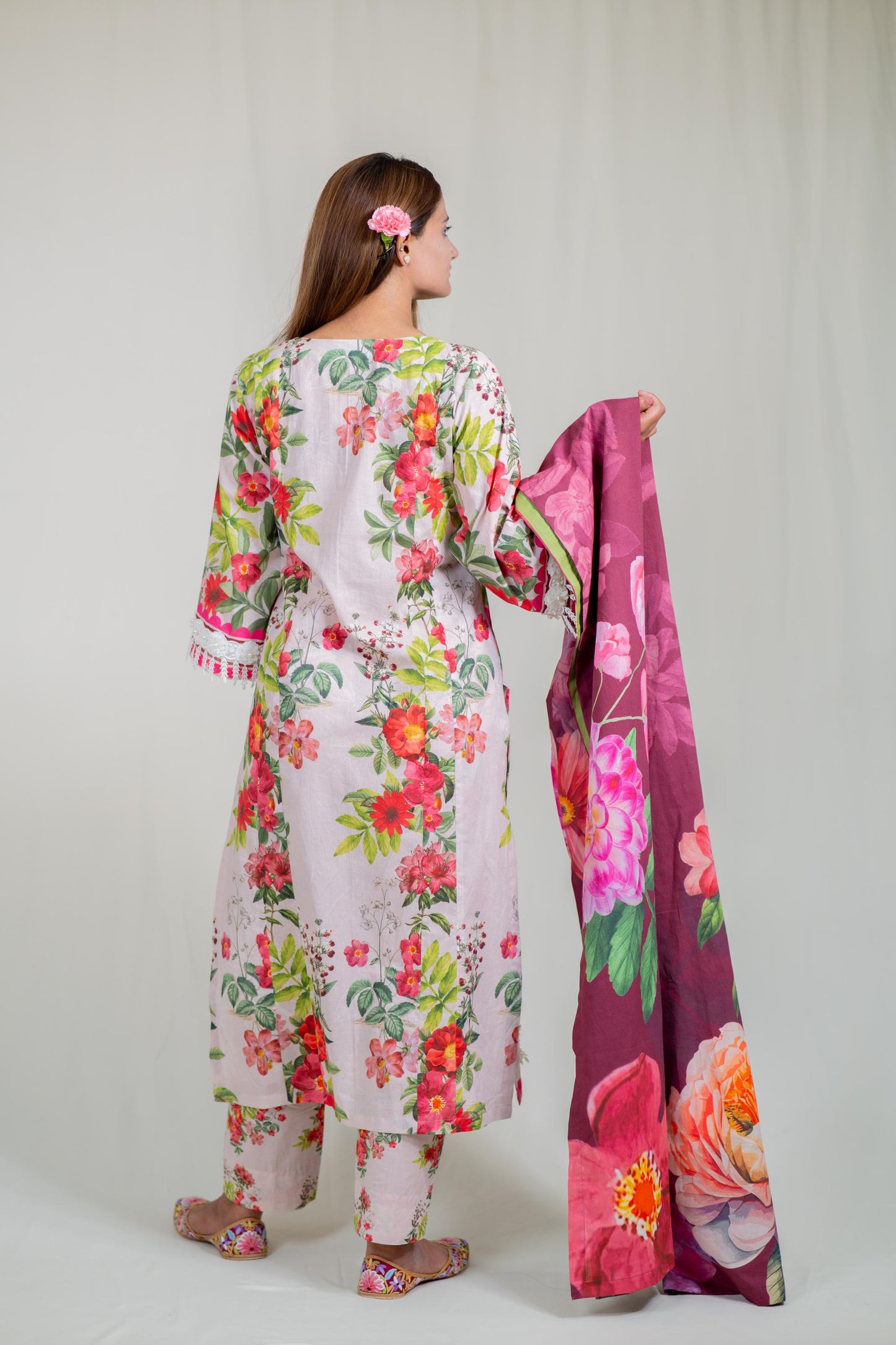 Raahi Printed Ivory Kurta Set With Dupatta