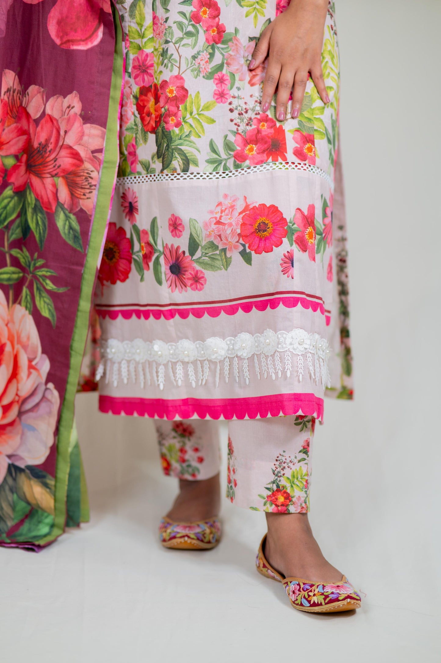 Raahi Printed Ivory Kurta Set With Dupatta
