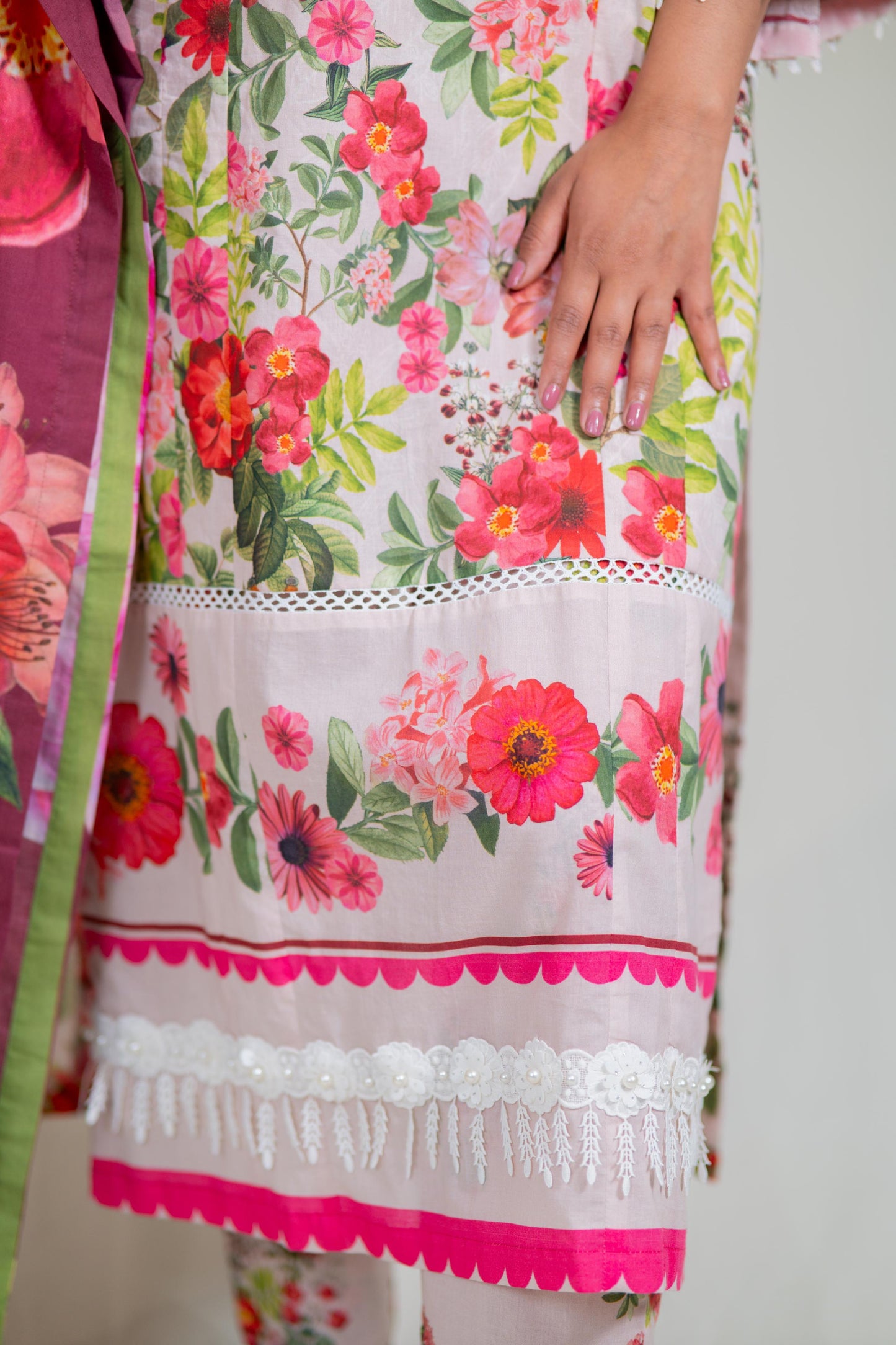 Raahi Printed Ivory Kurta Set With Dupatta