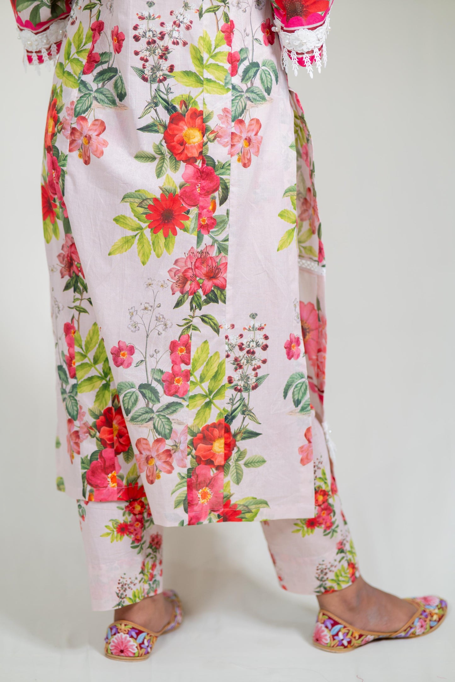 Raahi Printed Ivory Kurta Set With Dupatta